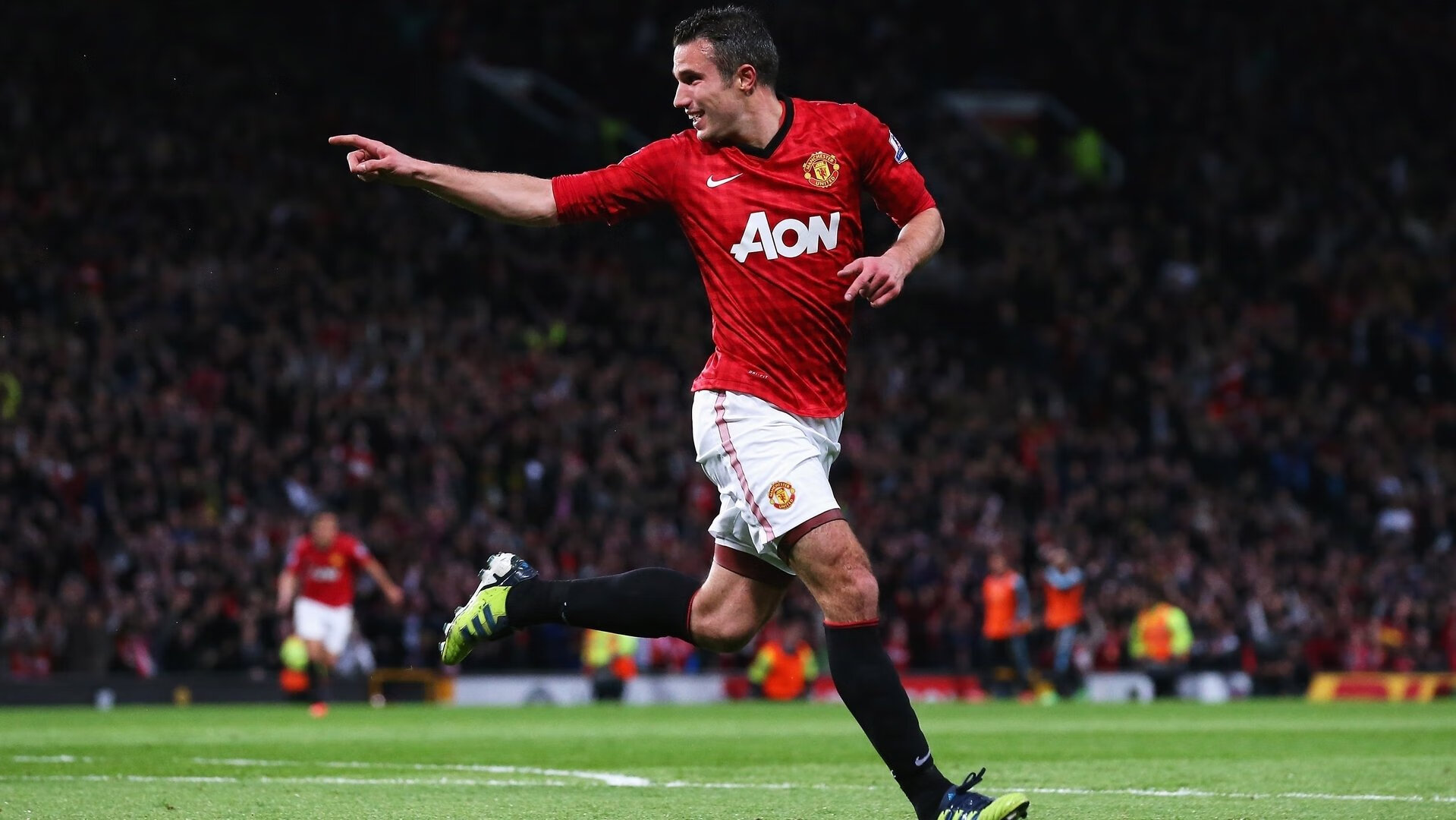 “法甲激战不断，悬念持续升高，面对压力各队稳中求胜”，法甲的比赛